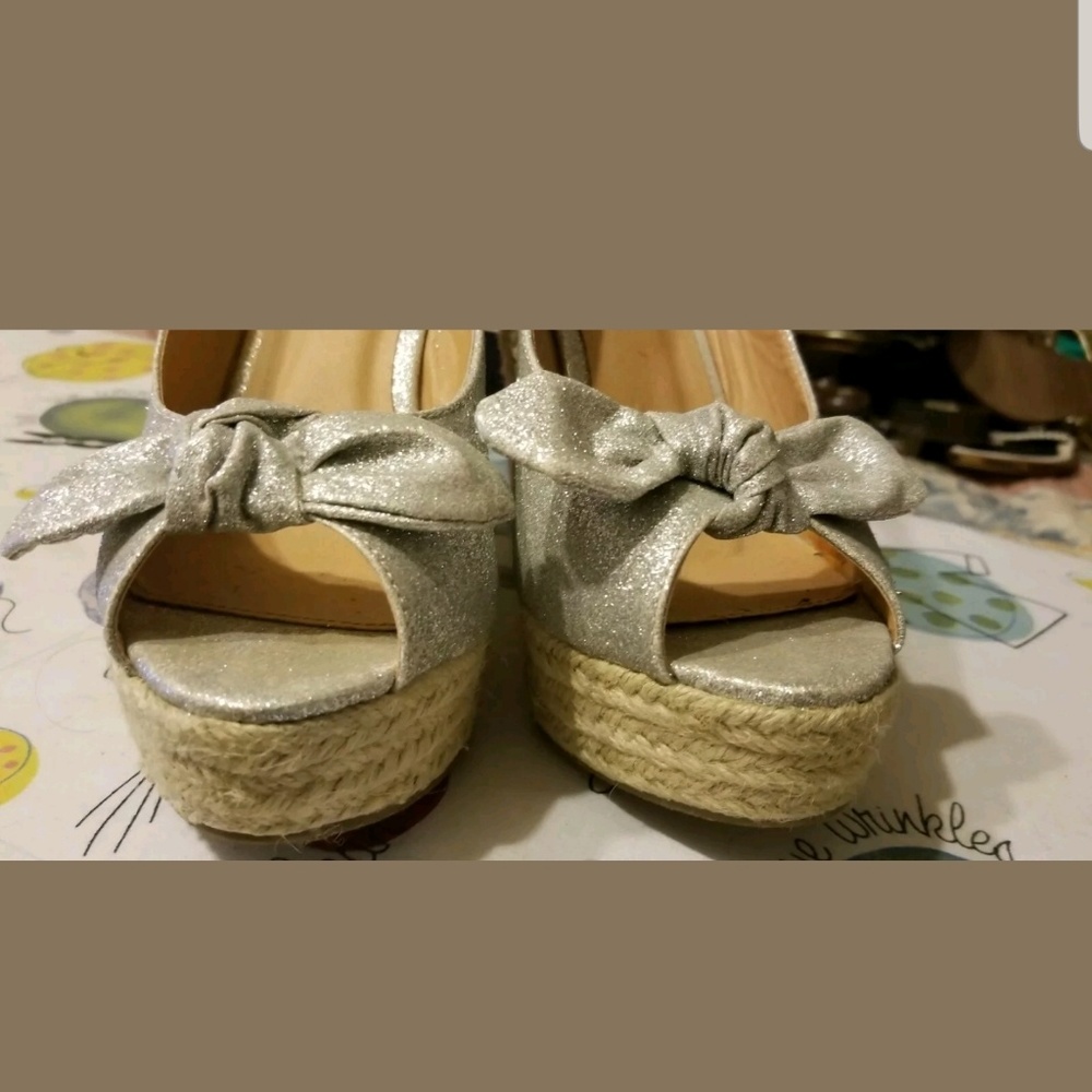 Shoes - Picture 5 of 8